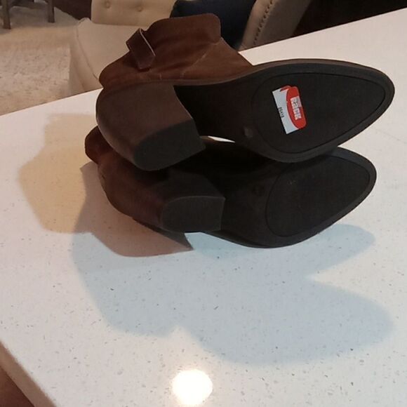 Lucky Brand Loxona dark brown suede leather side zip ankle bootie size 6.5 NWT - Picture 8 of 8